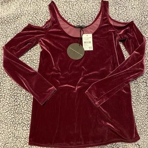 NWT Harlowe & Graham Velvet Cold Shoulder Top sz S